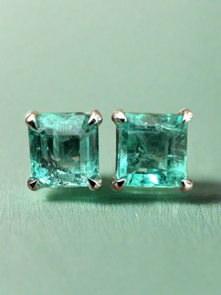 1.0Tcw Smaragd Ohrringe, Echte Satte Grüne Ohrstecker, Geschnitten 14K Mai Birthstone, Natürliche Schnitt Ohrstecker von JRColombianEmeralds