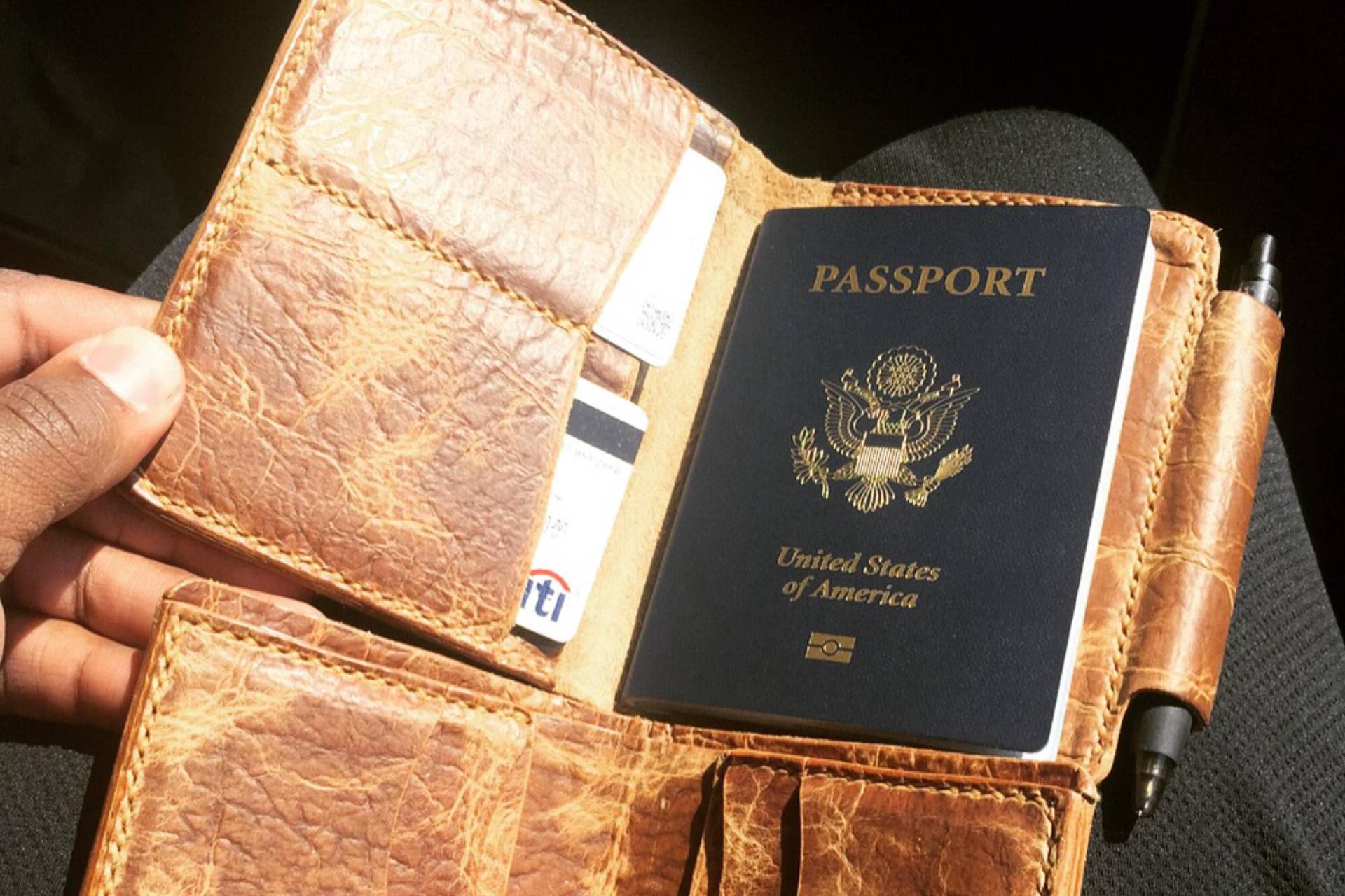 D'anconia Passport Etui Mit Kartenfach D'anconia Passport Etui Mit Kartenfach von JRenardLeather