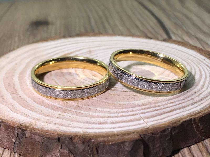 Ihre Und Handgemachte Goldringe, Paarringe Set, Titanringe Jubiläumsringe Set von JRingStudio