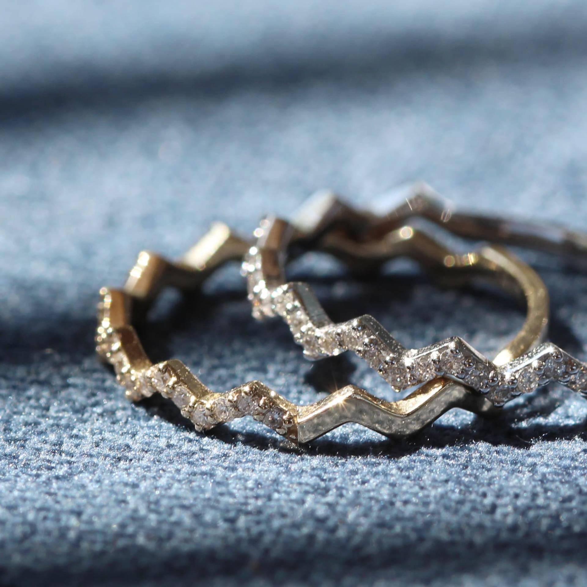 Diamantring, Diamant-Zick-Zack-Ring, 14K Solid Gold Einzigartige Form Schichtung Diamant Band, Halbe Ewigkeit Stapelring von JSVConcepts