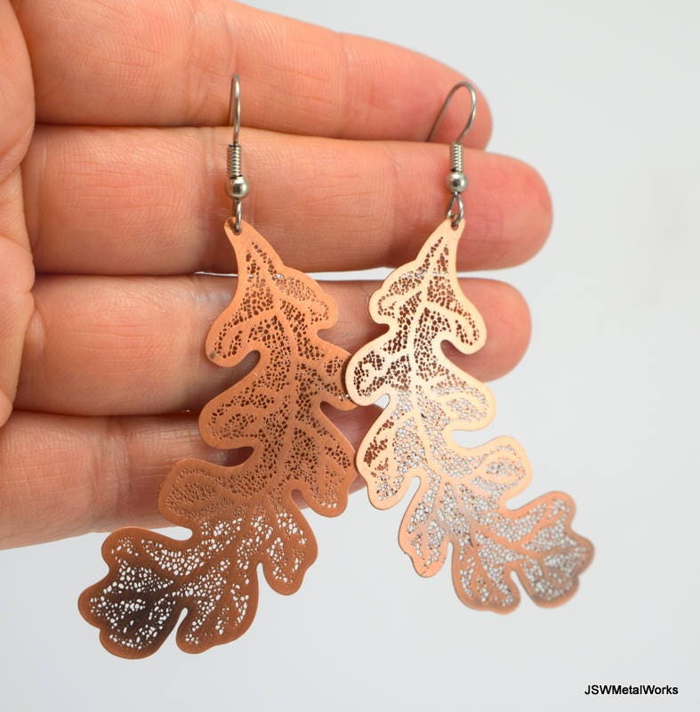 Lange Antik Kupfer Geschwungene Blatt Skelett Ohrringe, Hochzeit Im Herbst Brautjungfer Geschenk Unter 20 von JSWMetalWorks