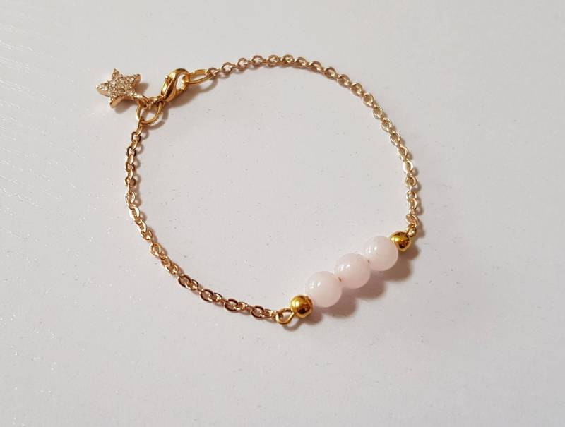 Rosenquarz Edelstein & Gold Bettelarmband Rosenquarz Edelstein & Gold Bettelarmband von JSinclairJewellery