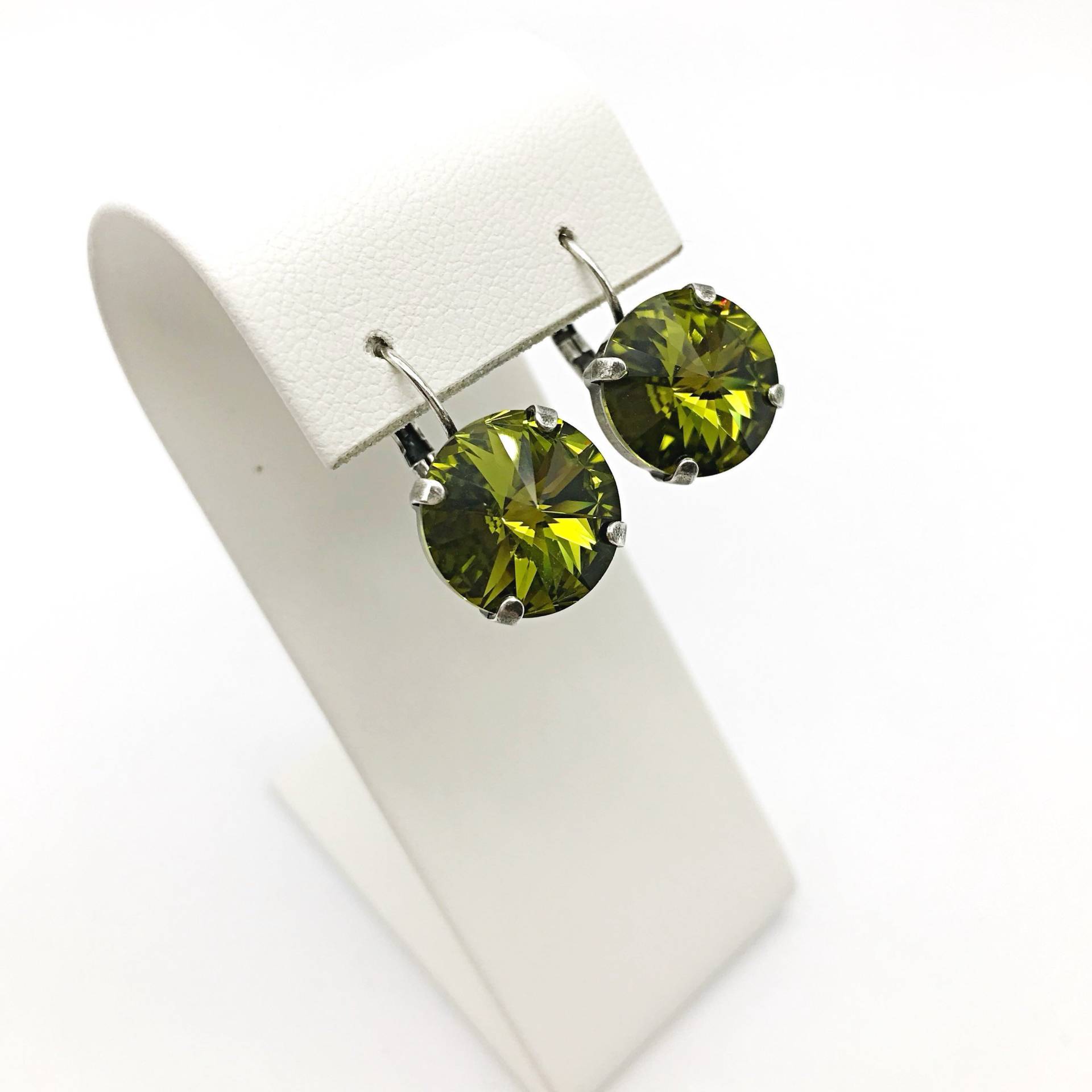Grüne Ohrringe-Einfache Ohrringe-Swarovski Ohrringe-Olivine-Dangle Ohrringe-Moos Grün Ohrringe - Geschenk Für Sie von JSjewelryBoutique