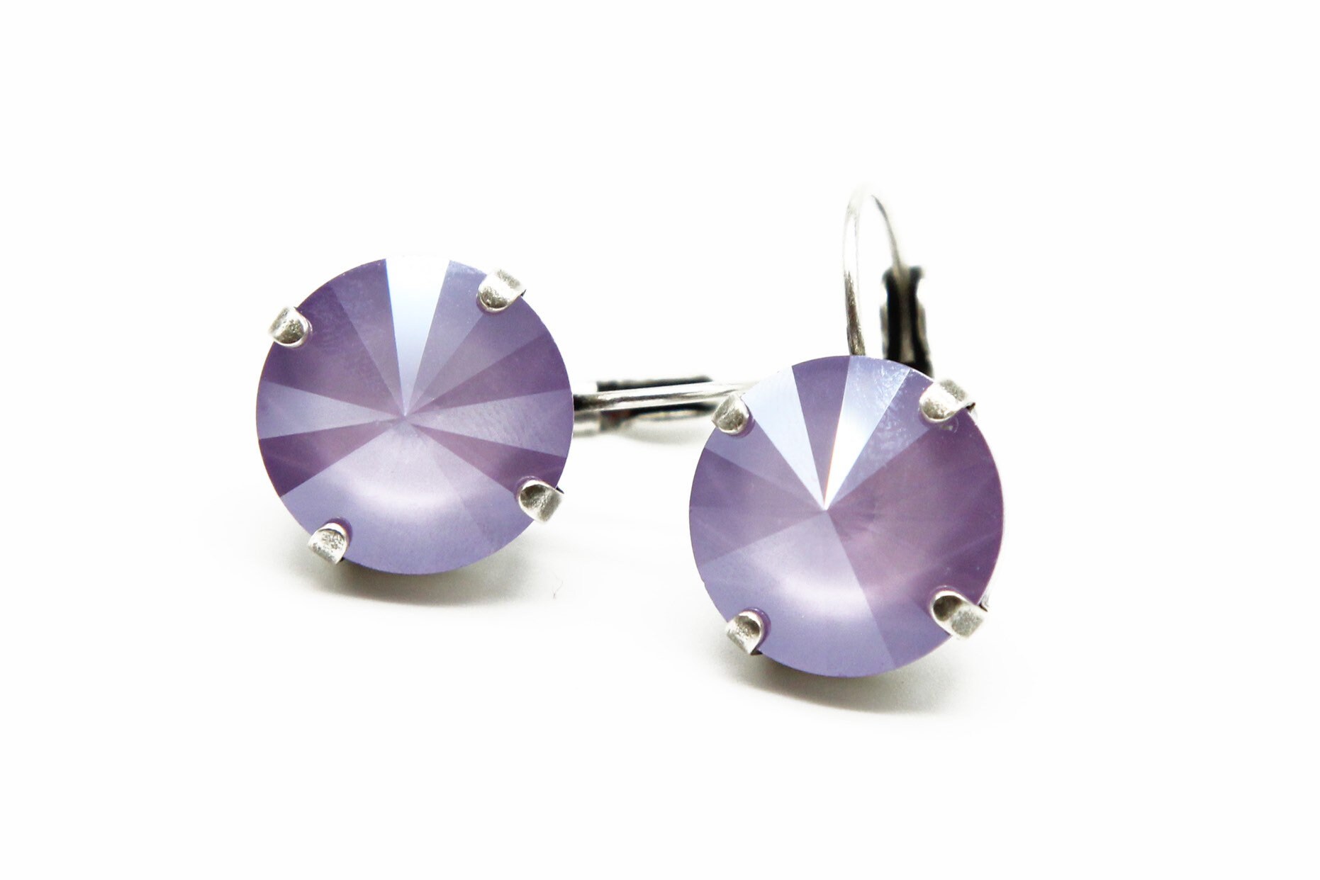 Lavendel Lila Lack Swarovski Kristall Ohrringe, Leichte Tropfen Ohrringe von JSjewelryBoutique