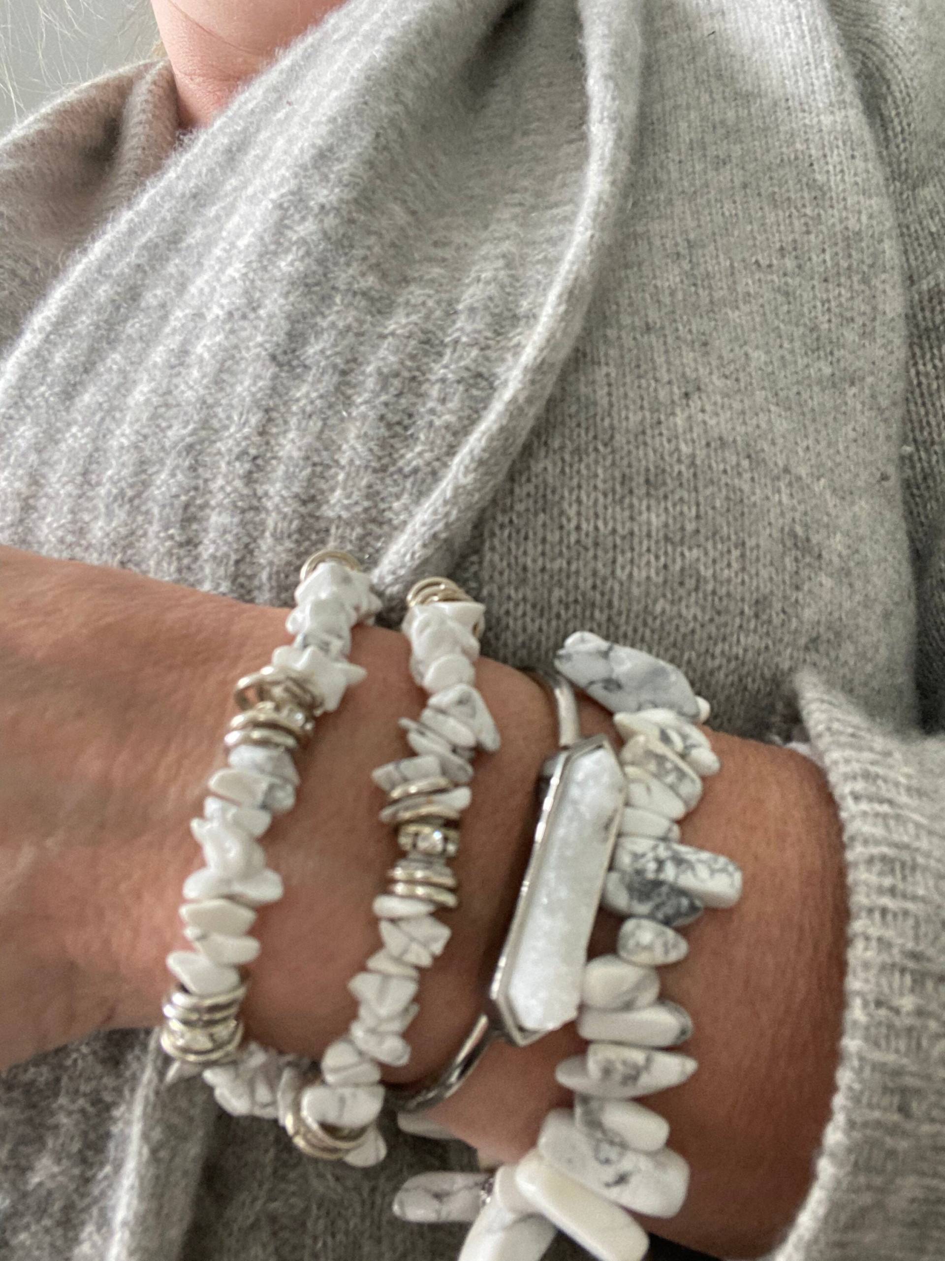 Stapelbare Perle Armband Set - Große Chip Natürliche Edelstein Armband - Geoden Boho Stretch Geschenk Set Stapelbare Perle Armband Set - Große Chip Natürliche Edelstein Armband - Geoden Boho Stretch Geschenk Set von JSjewelsAndCreations