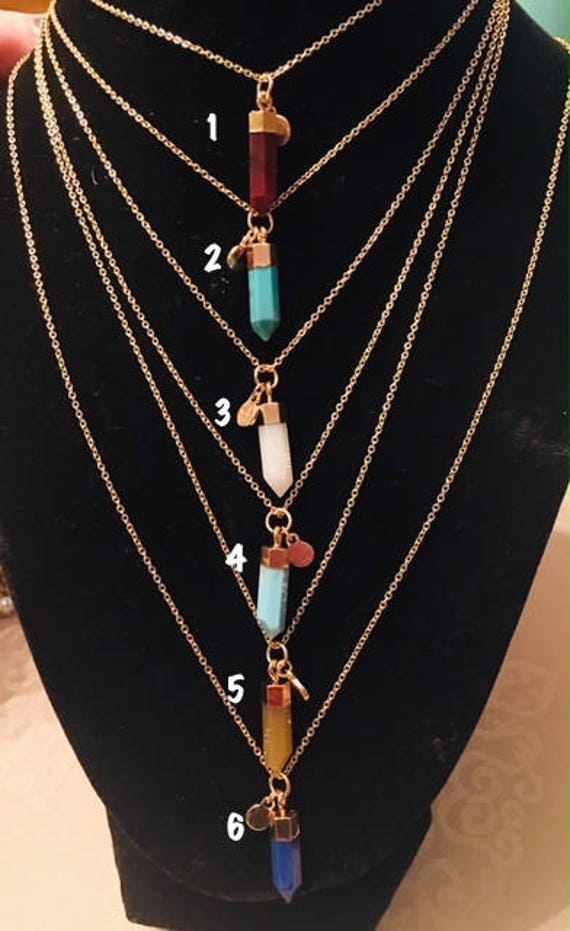 Winzige Kristallähnliche Anhänger 6 Farben Zur Auswahl Gold Kette Acryl Kristall Halskette. Blau, Petrol, Weiß Burgund Kristalle von JStoneBeadingHearts
