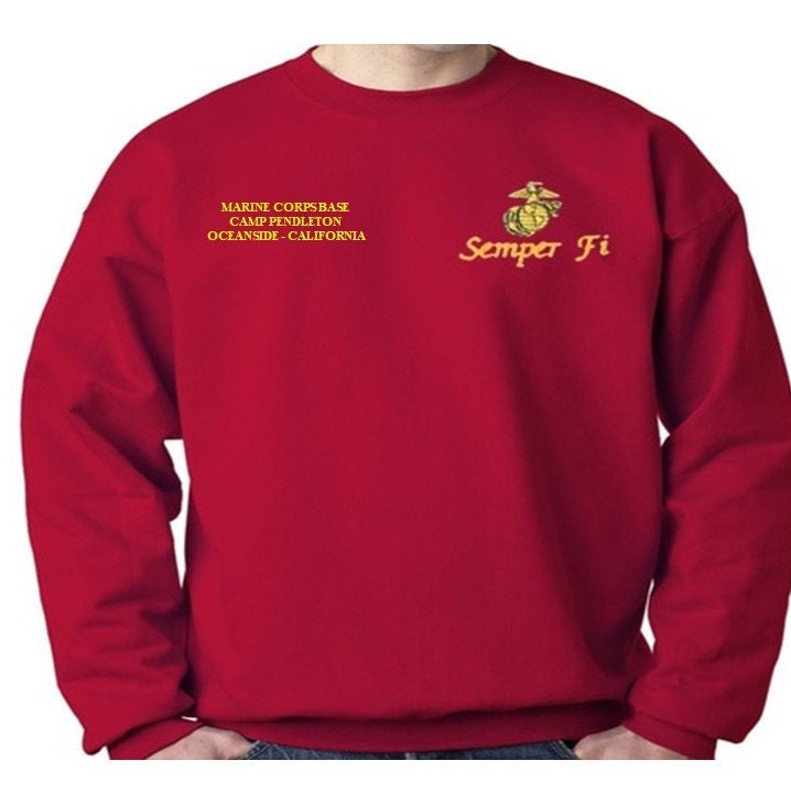 Marine Corps Base Camp Pendleton Oceanside-Kalifornien Sweatshirt. Besticktes Sweatshirt Auf Der Linken Und Rechten Brust. Offiziel Lizensiert von JTKAMERICANAINC
