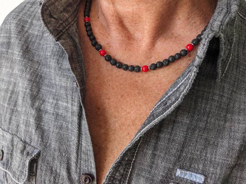 Herren Halskette, Schwarze Lava Perlenhalskette Für Männer, Hawaiian Surferkette, Surferkette Geschenk Sohn Oder Enkel Herren Halskette, Schwarze Lava Perlenhalskette Für Männer, Hawaiian Surferkette, Surferkette Geschenk Sohn Oder Enkel von JTMauiDesigns