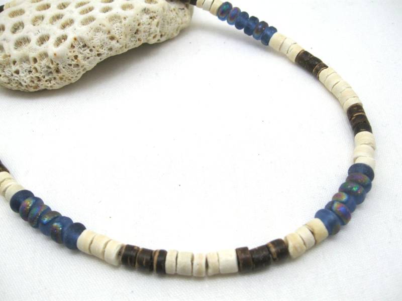 Herren Surf-Halskette, Jungen-Halskette Im Surf-stil, in Weißer, Brauner Kokosnuss Und Blauem Kunstglas Herren Surf-Halskette, Jungen-Halskette Im Surf-stil, in Weißer, Brauner Kokosnuss Und Blauem Kunstglas von JTMauiDesigns