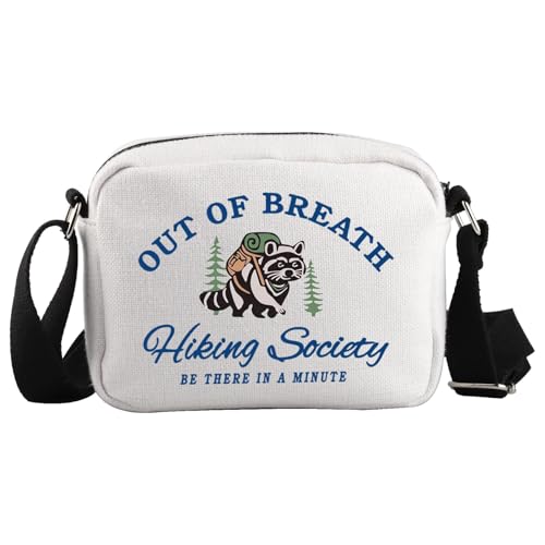 JTOUK Out of Breath Hiking Society Crossbody-Tasche, Wander-Geschenk, sarkastischer Waschbär, Geschenk für Wanderfreunde, Breath Hiking Hkb EU, 8.27 Inches × 5.91 Inches × 0.79 Inches JTOUK Out of Breath Hiking Society Crossbody-Tasche, Wander-Geschenk, sarkastischer Waschbär, Geschenk für Wanderfreunde, Breath Hiking Hkb EU, 8.27 Inches × 5.91 Inches × 0.79 Inches von JTOUK