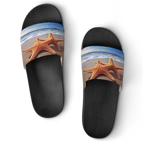 JTREWBV Sommer Hausschuhe für Damen und Herren Seestern am Strand Druck PVC Home Slippers Duschschuhe Badezimmer Sandalen rutschfest leicht zu reinigen, Schwarzer Stil, 44 EU JTREWBV Sommer Hausschuhe für Damen und Herren Seestern am Strand Druck PVC Home Slippers Duschschuhe Badezimmer Sandalen rutschfest leicht zu reinigen, Schwarzer Stil, 44 EU von JTREWBV