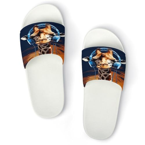 JTREWBV Sommerhausschuhe für Damen und Herren, Giraffe mit Kopfhörern, bedruckt, PVC, Hausschuhe, Duschschuhe, Badezimmer, Sandalen, rutschfest, leicht zu reinigen, Weißer Stil, 44 EU JTREWBV Sommerhausschuhe für Damen und Herren, Giraffe mit Kopfhörern, bedruckt, PVC, Hausschuhe, Duschschuhe, Badezimmer, Sandalen, rutschfest, leicht zu reinigen, Weißer Stil, 44 EU von JTREWBV