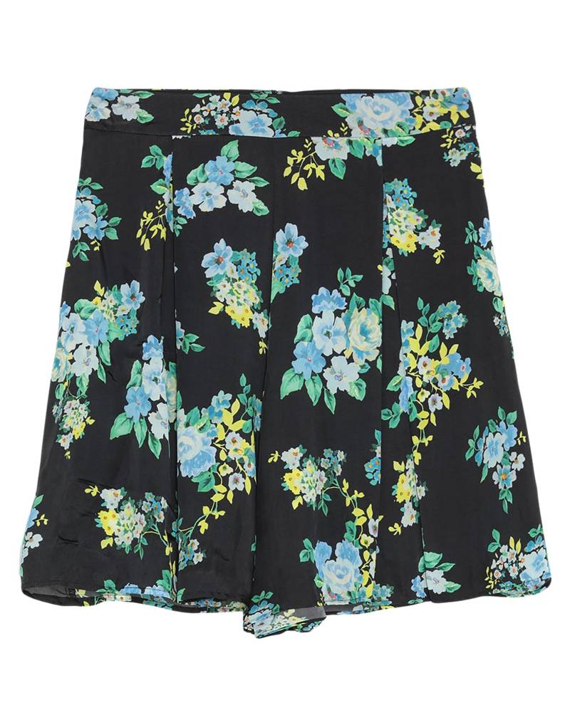 JUCCA Shorts & Bermudashorts Damen Schwarz von JUCCA