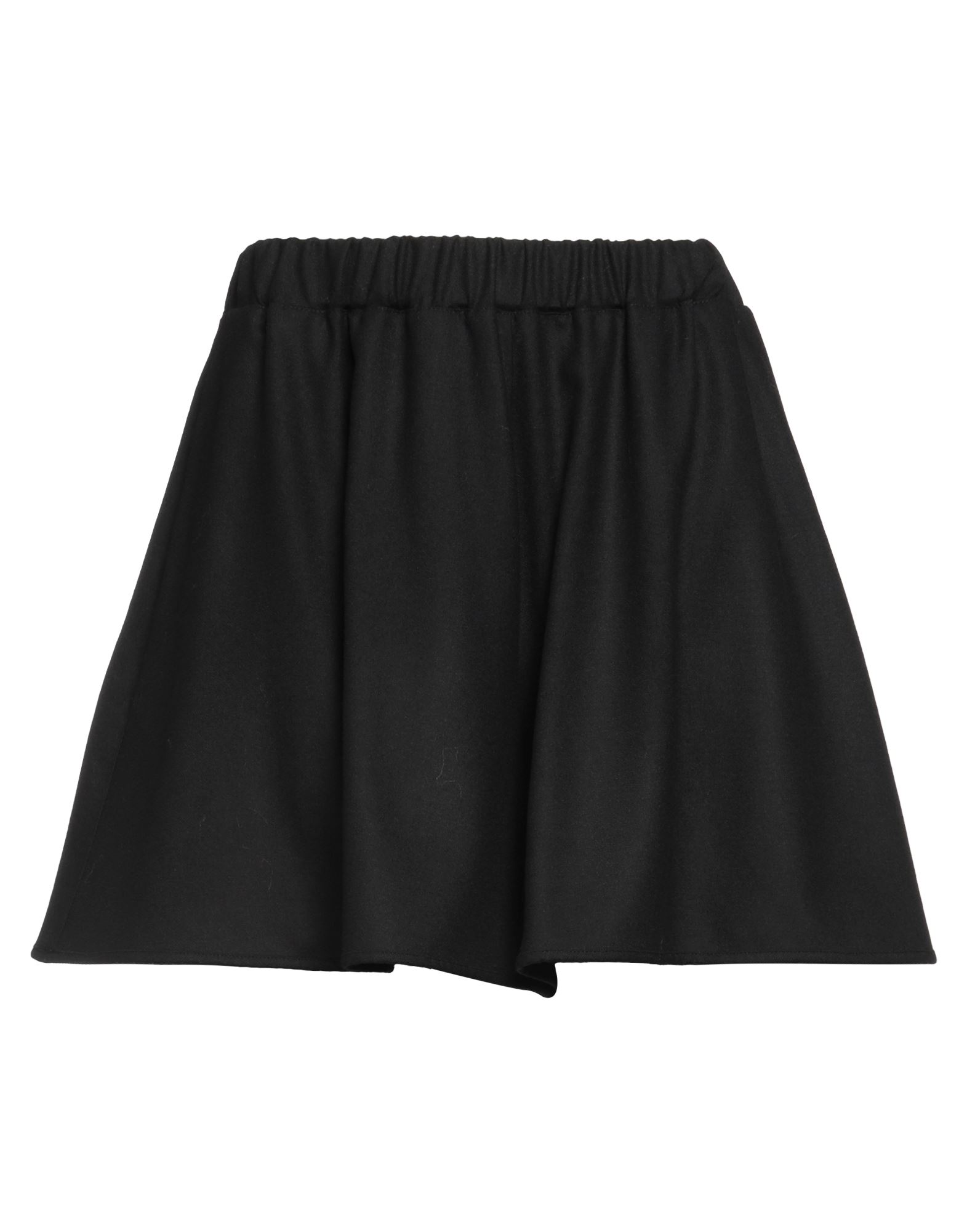 JUCCA Shorts & Bermudashorts Damen Schwarz von JUCCA