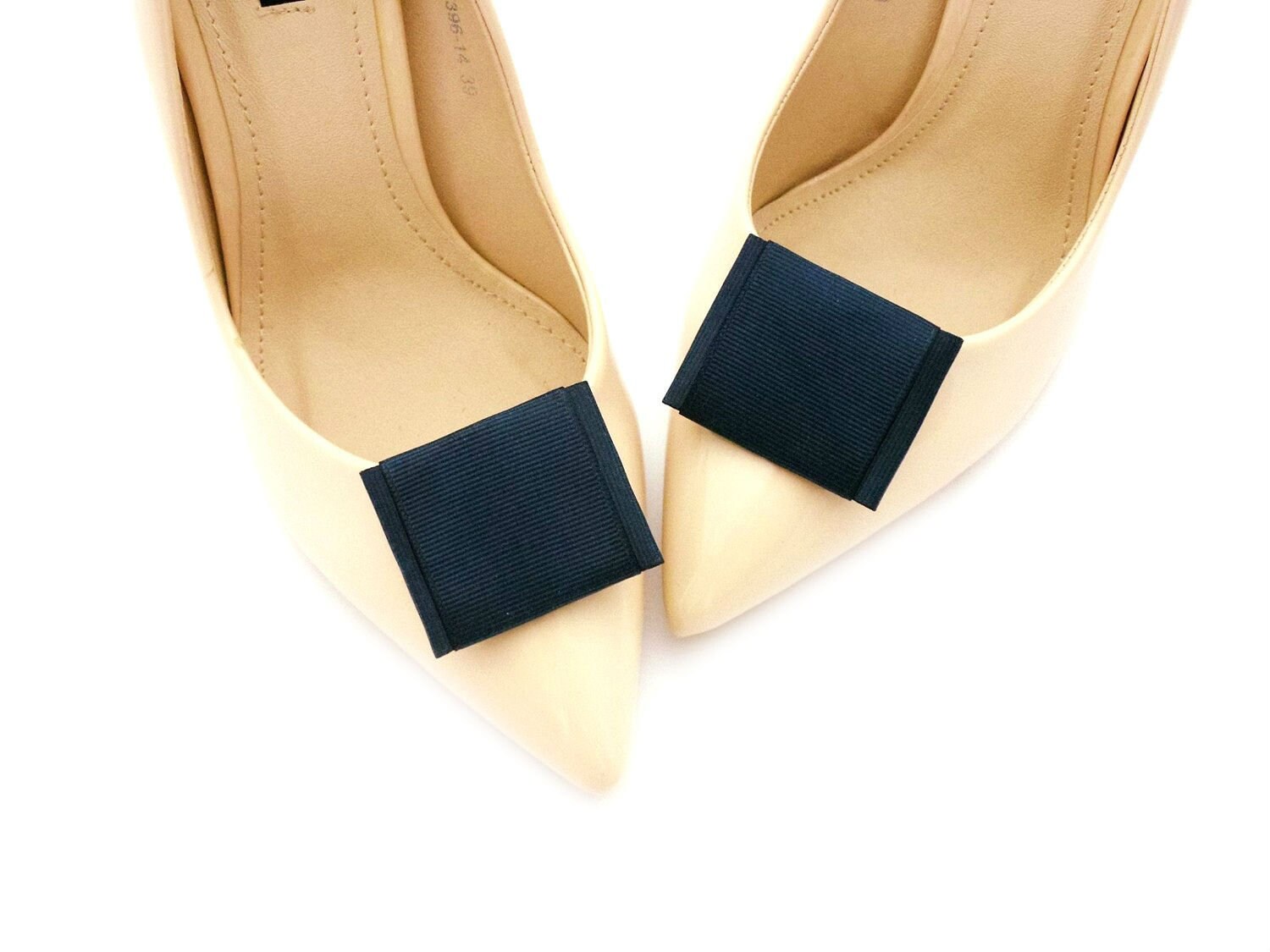 Marineblaue Schuhclips, Schuhdekorationen, Schleifen, Judaeve Marineblaue Schuhclips, Schuhdekorationen, Schleifen, Judaeve von JUDAEVE