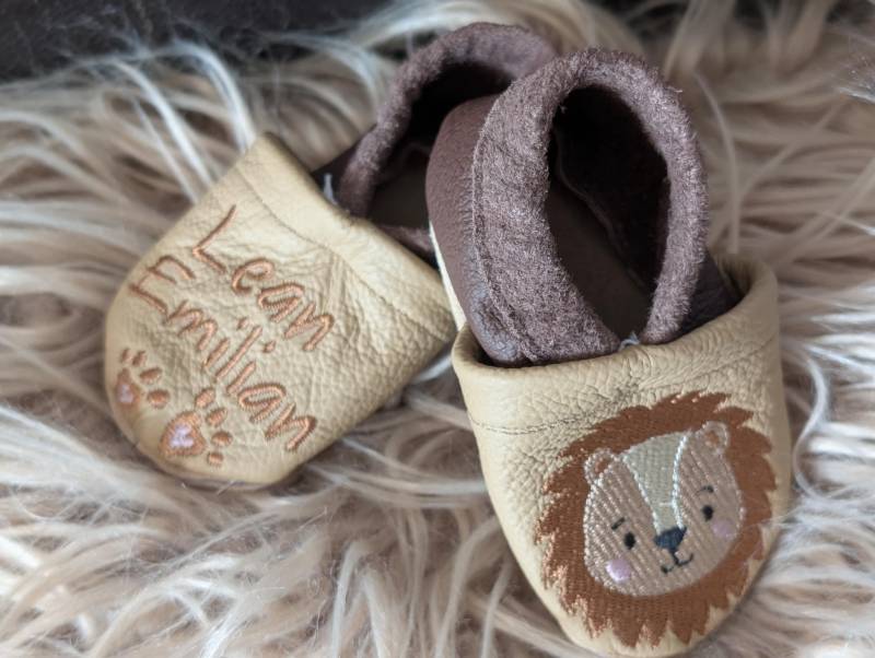 Lederpuschen/Krabbelschuhe Mit Namen Lederpuschen/Krabbelschuhe Mit Namen von JUFILOUHandmade