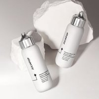 JULIA POP - Radiant Bright Skin Makeup Base - 2 Shades von JULIA POP