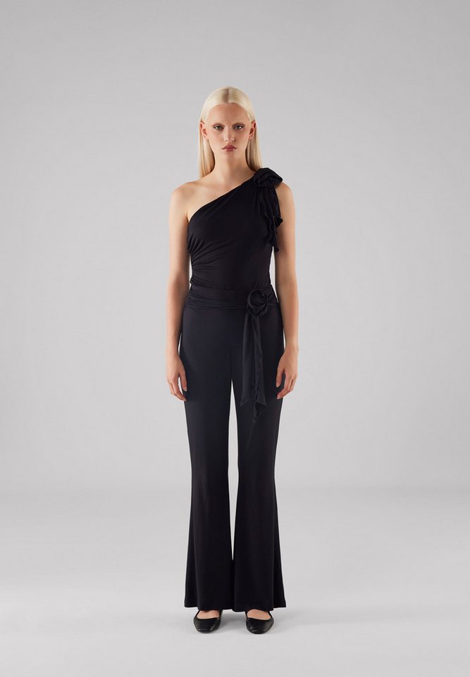 JUNEFRIDAYS Hosenanzug HOSE Figurbetonte Passform am Oberschenkel von JUNEFRIDAYS