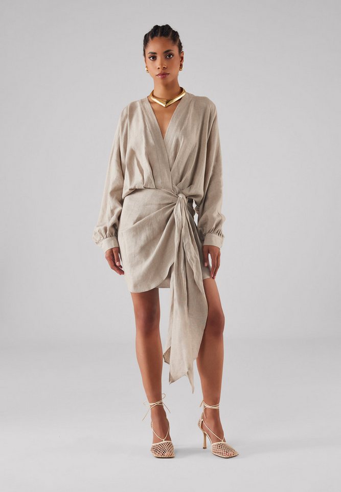 JUNEFRIDAYS Sommerkleid KLEID Figurbetonte Passform im Taillenbereich von JUNEFRIDAYS