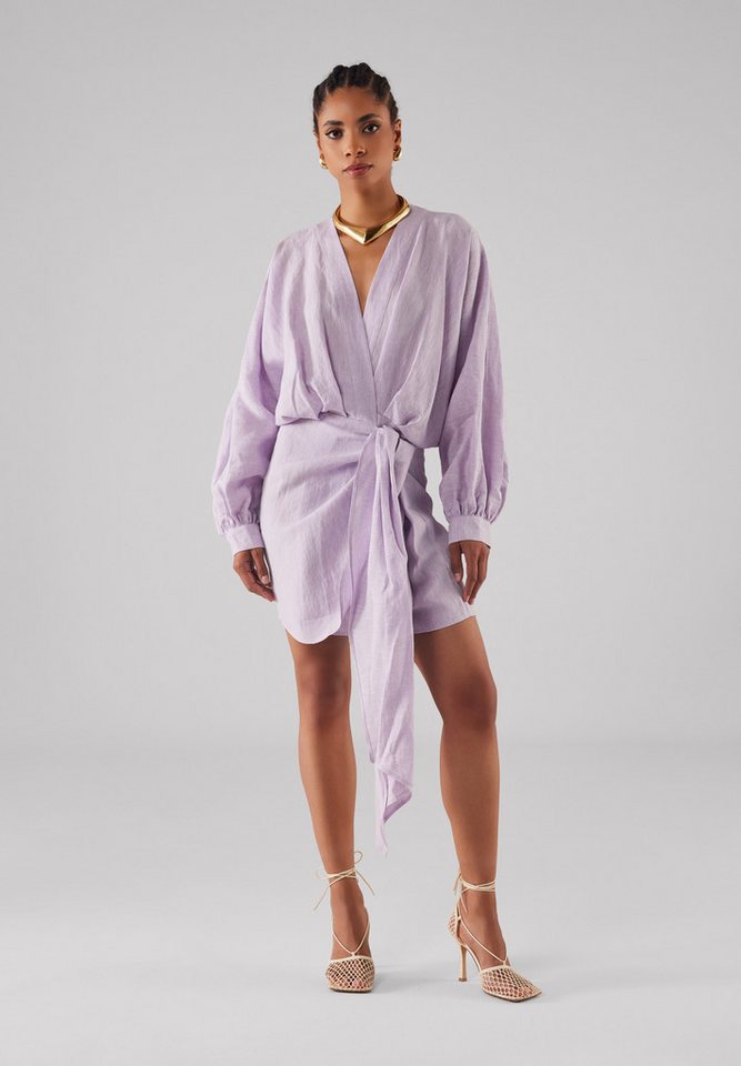 JUNEFRIDAYS Sommerkleid KLEID Figurbetonte Passform im Taillenbereich von JUNEFRIDAYS