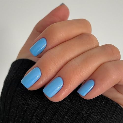 JUSTOTRY 24 Stück hellblaue kurze künstliche Nägel, quadratisches Muster, solide Nägel zum Aufdrücken, kurz, glänzend, mittelgroß, hübsch, quadratisch, französische Nägel zum Aufkleben, für Frauen und von JUSTOTRY
