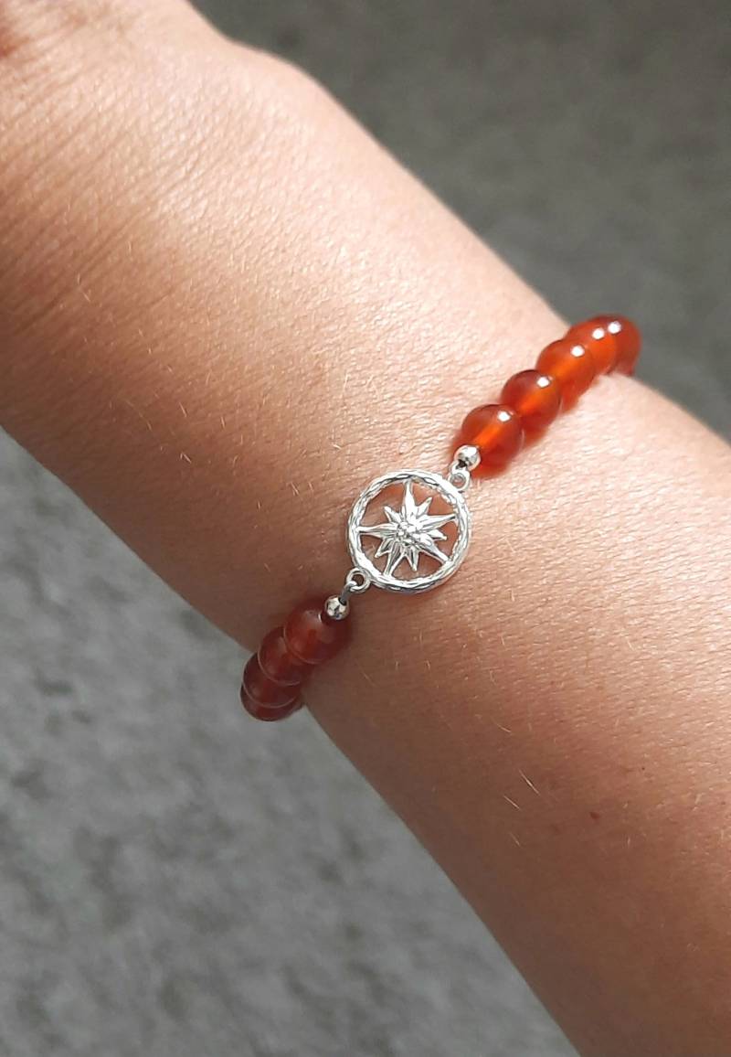 Alpen Armband Mit Edelweiss Blume Und Karneol Steine Aus 925Er Silber. Damen Rotes von JUWELUNDCHARME