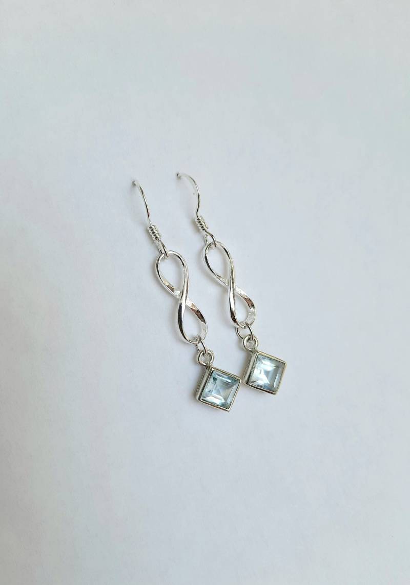 Blautopas-Ohrringe Aus 925Er Silber, Geometrisch. Infinity-Ohrringe von JUWELUNDCHARME