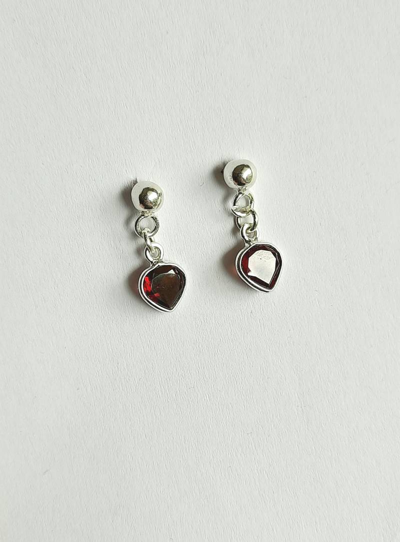 Granatsteinohrringe Aus 925Er Silber, Herzohrringe Mit Rotem Edelstein von JUWELUNDCHARME