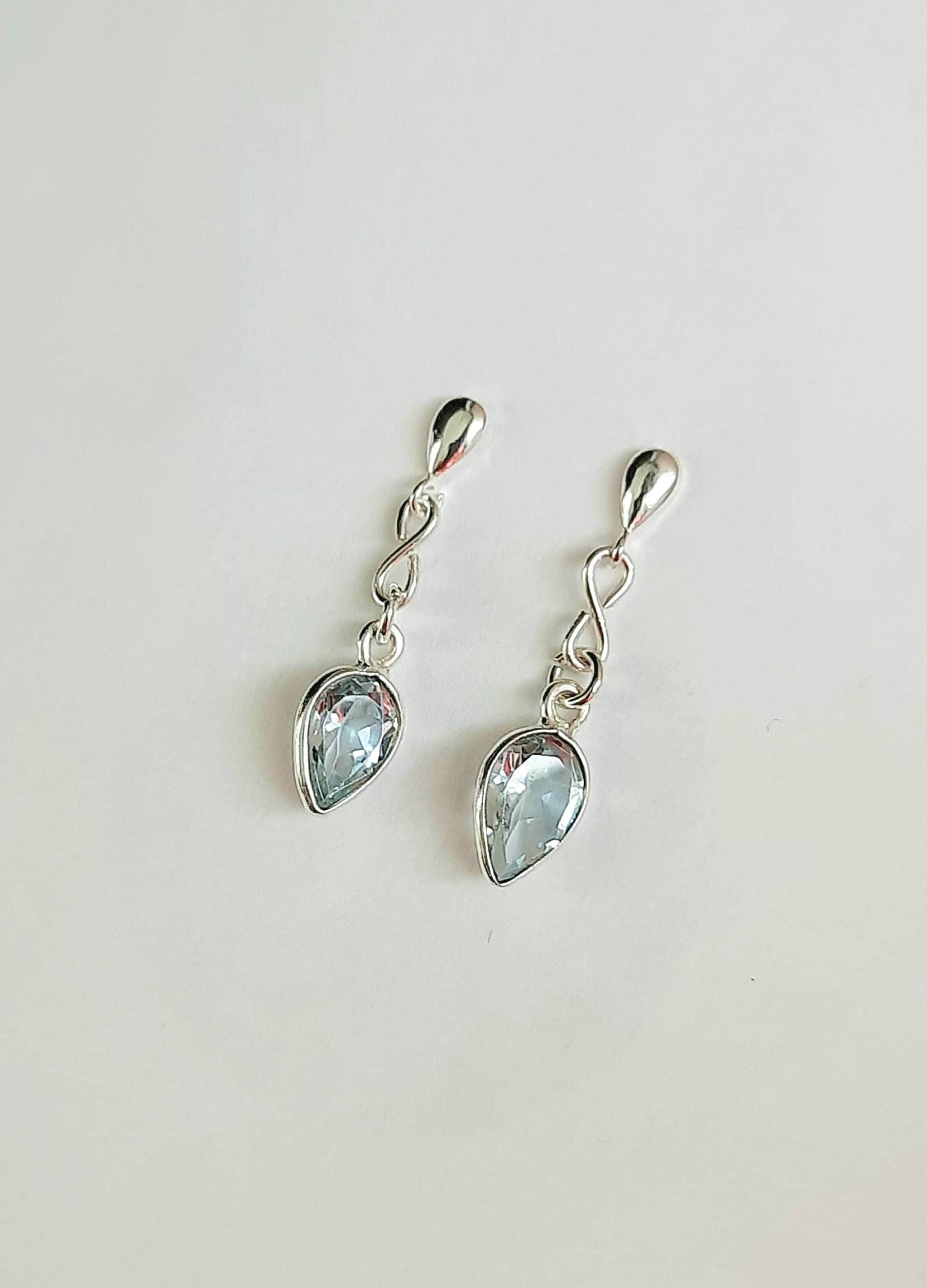 Infinity Ohrstecker Mit Blautopas Und 925Er Silber. Ohrringe Blauem Edelstein von JUWELUNDCHARME