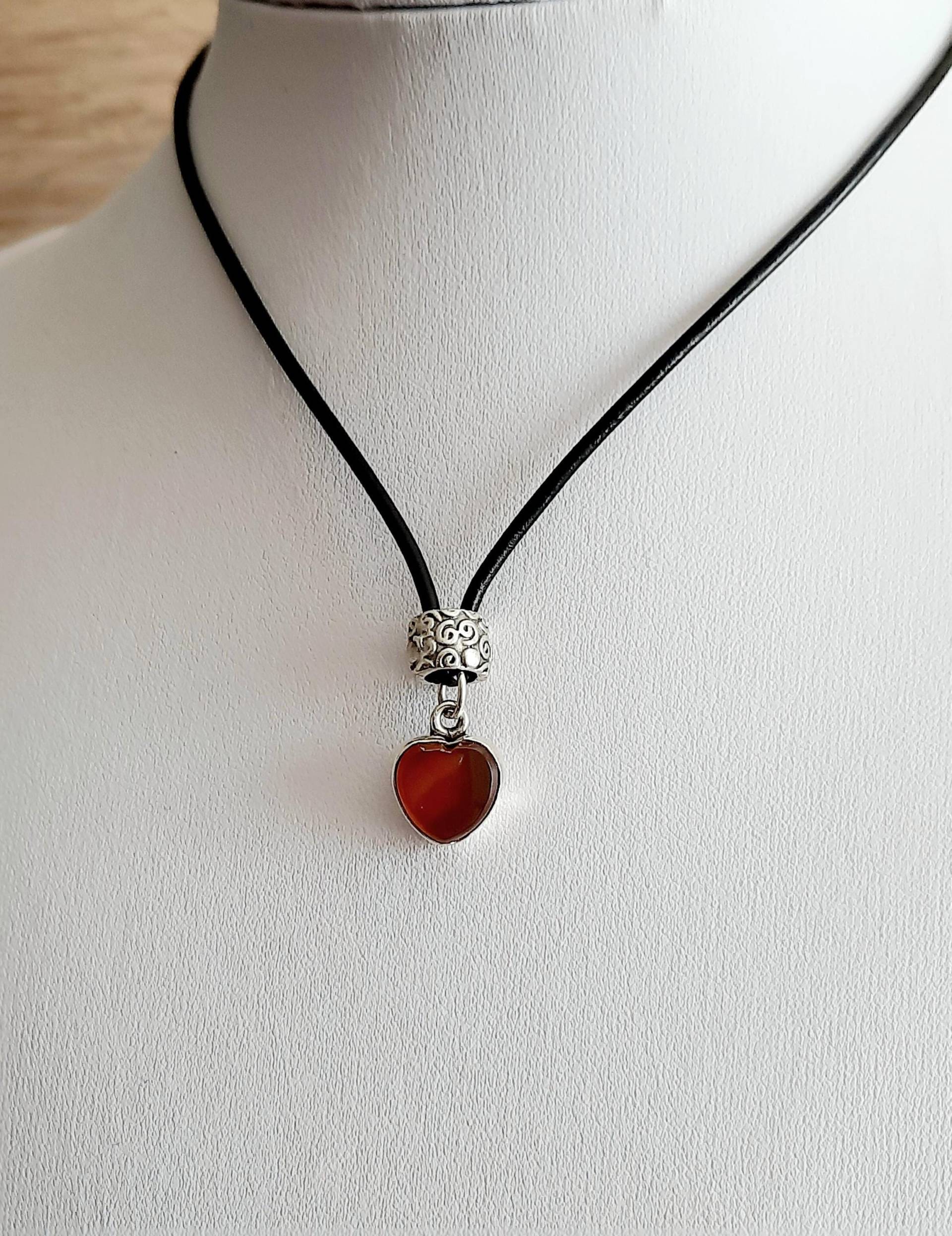 Leder Halskette Silber Und Karneolherz. Jugendschmuckset Mit Rotem Edelstein von JUWELUNDCHARME