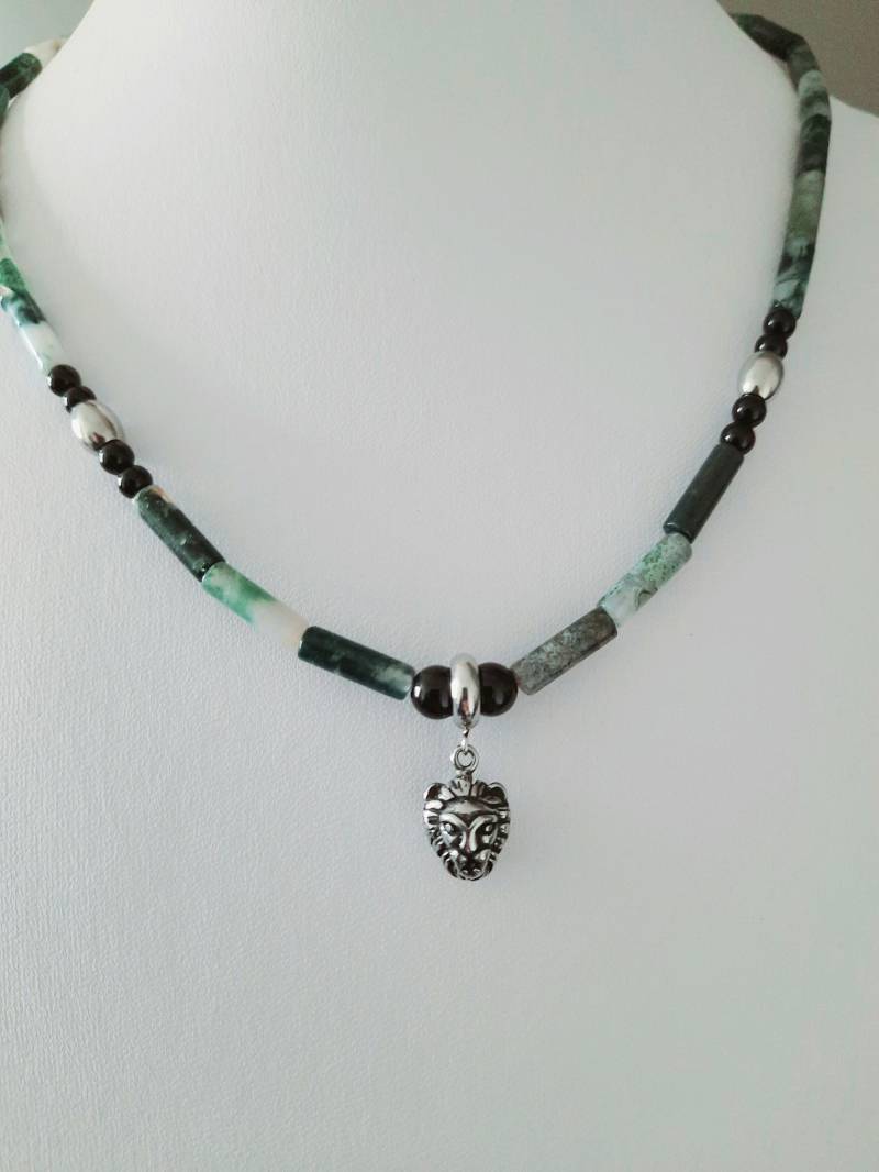 Männer Halskette Löwe Mit Grünem Steine von JUWELUNDCHARME