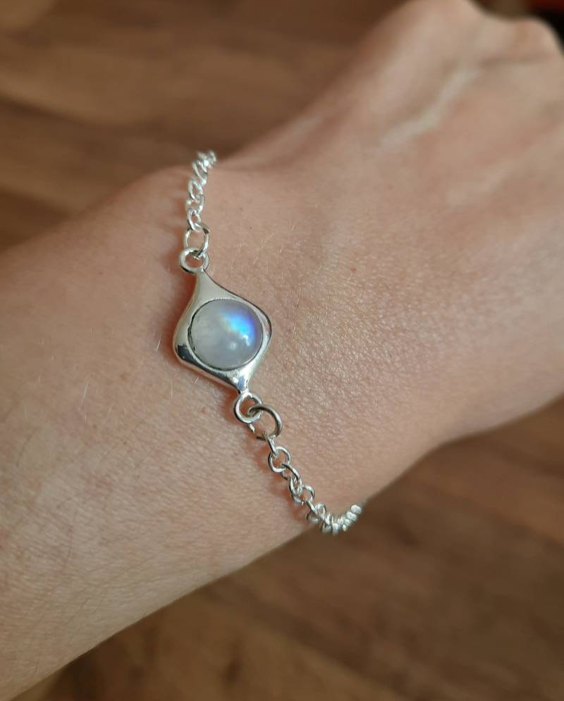 Mondstein Armband 925Er Silber Mit Hellen Stein. Damen Armreif Edelstein von JUWELUNDCHARME