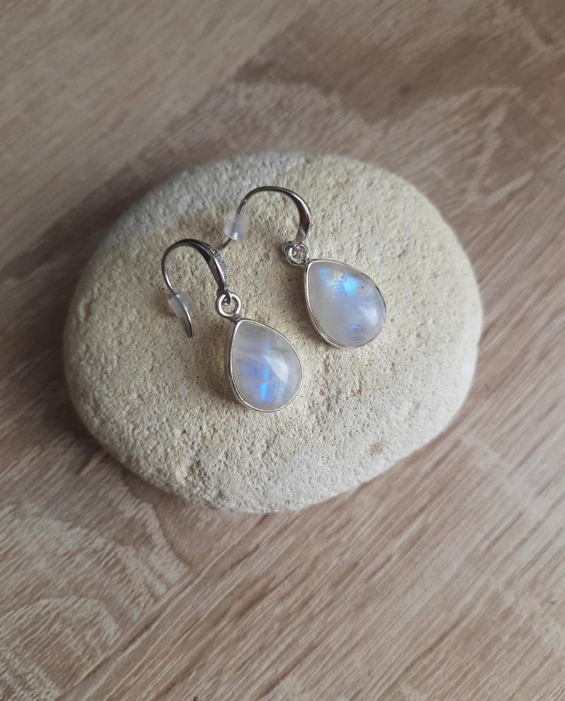 Mondstein Ohrringe Aus 925Er Silber Und Stein Weiß Im Birne Form von JUWELUNDCHARME