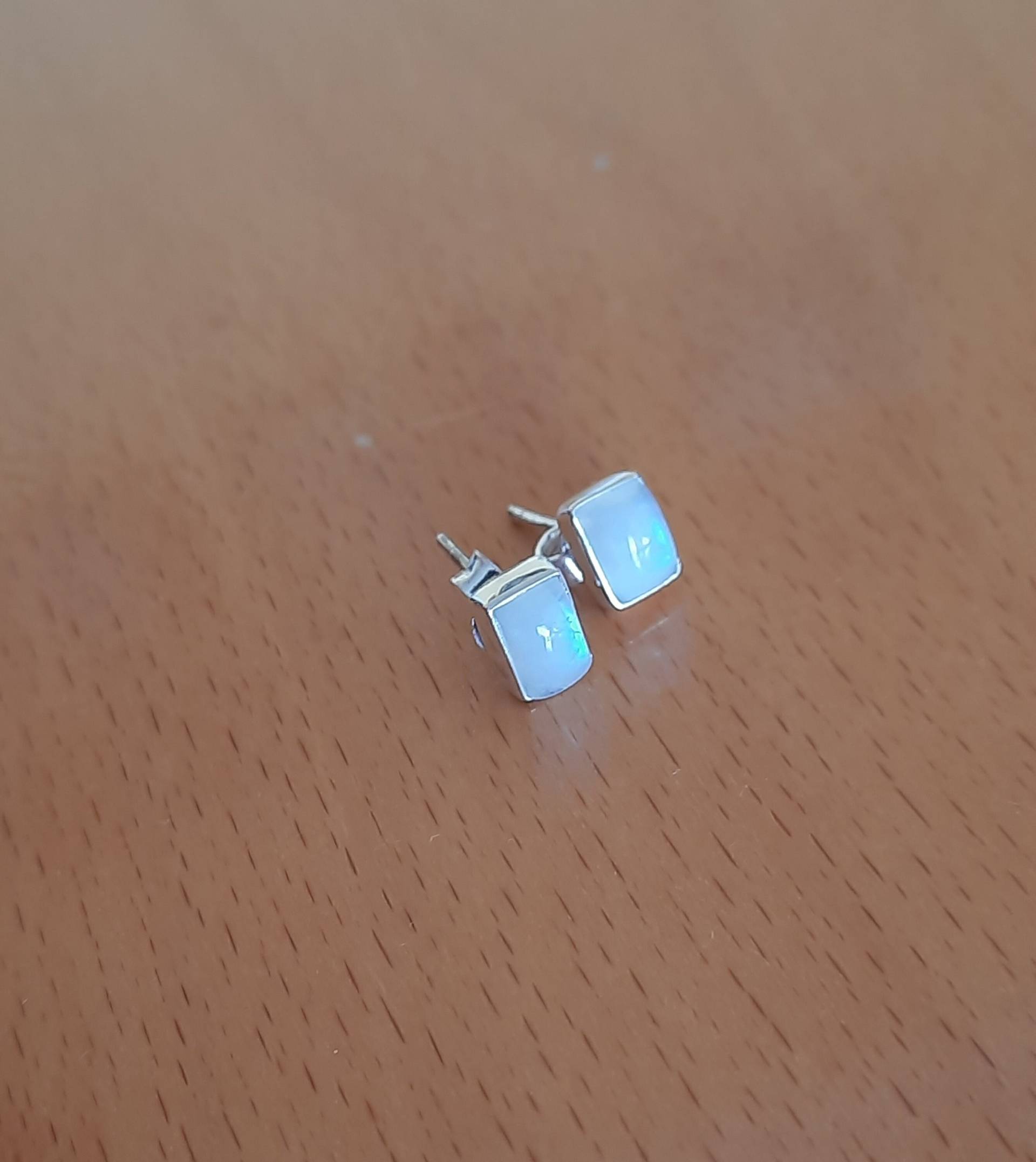 Mondstein Ohrstecker Aus Silber 925, Stein Weiß, Klein Und Rechtangle Form von JUWELUNDCHARME