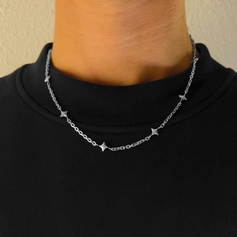 Silver Star Charm Necklace - Minimalist Celestial Chain Unisex Streetwear Layered Jewelry Trending Gift For Women & Men von JVStreetwear