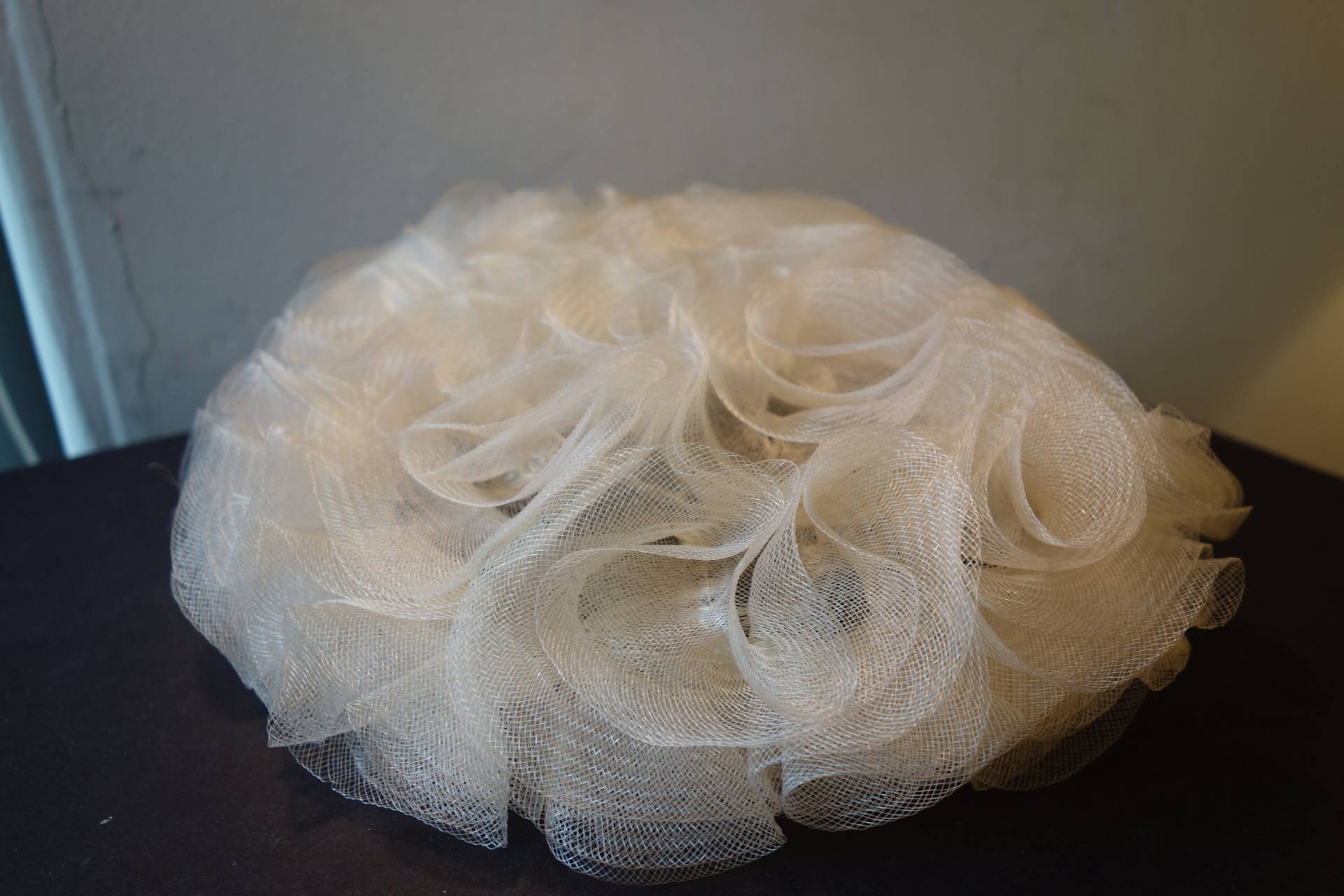 Spring Hat-Cream Color Sculpted Netting 1930S Vintage Hat Classic-Excellent Condition-Cloche Handmade For Braut Shower Garden Party Spring Hat-Cream Color Sculpted Netting 1930S Vintage Hat Classic-Excellent Condition-Cloche Handmade For Braut Shower Garden Party von JVoyage