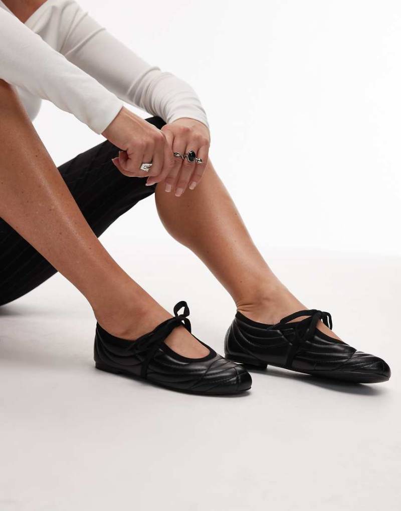 JW PEI - Erika - Ballerinas in Schwarz mit Steppnaht und Schnürdetail von JW PEI