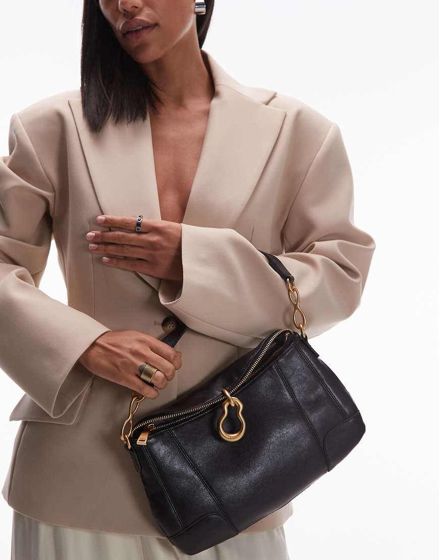 JW PEI - Jayla - Schultertasche in Schwarz mit geschmolzenem Schnallendetail von JW PEI