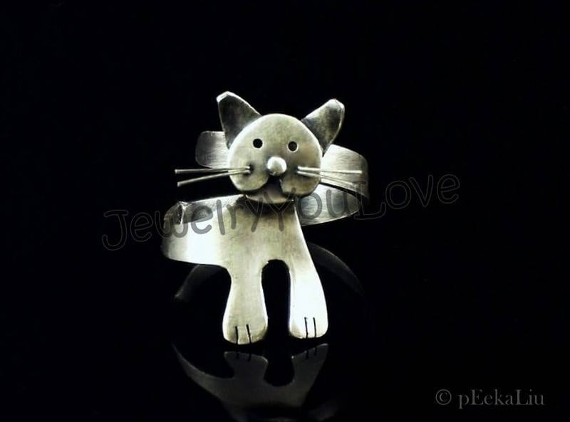 Verstellbarer Handgemachter Sterlingsilber-Katzenring - Keks Verstellbarer Handgemachter Sterlingsilber-Katzenring - Keks von JYLbyPeekaliu