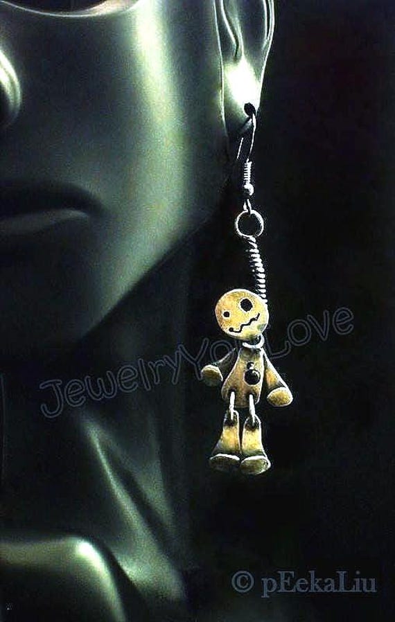 Handgemachte Sterling Silber Voodoo-Puppen Ohrringe Handgemachte Sterling Silber Voodoo-Puppen Ohrringe von JYLbyPeekaliu
