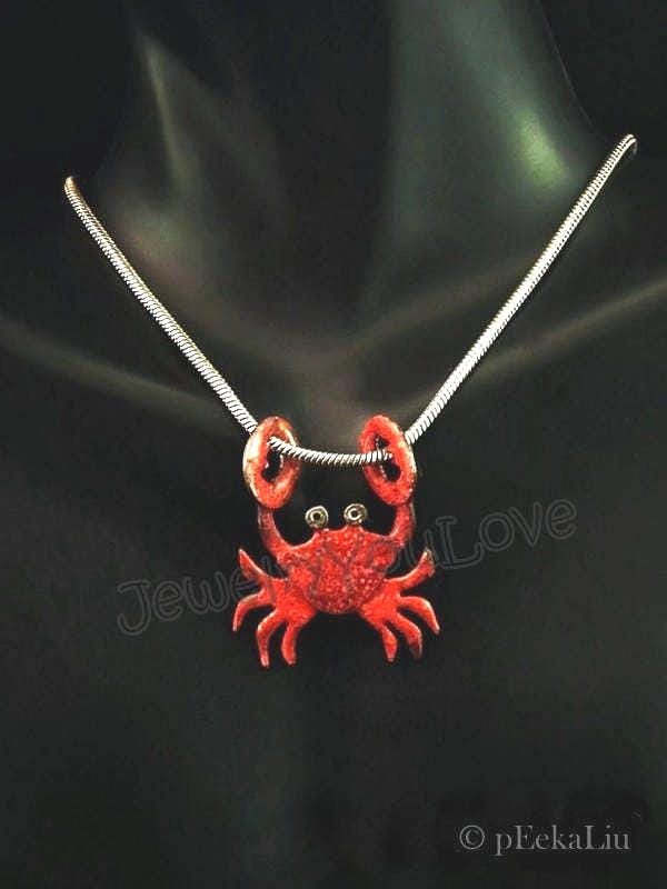 Handgemachte Sterling Silber/Emaille Krabbe Halskette - Crimson Handgemachte Sterling Silber/Emaille Krabbe Halskette - Crimson von JYLbyPeekaliu