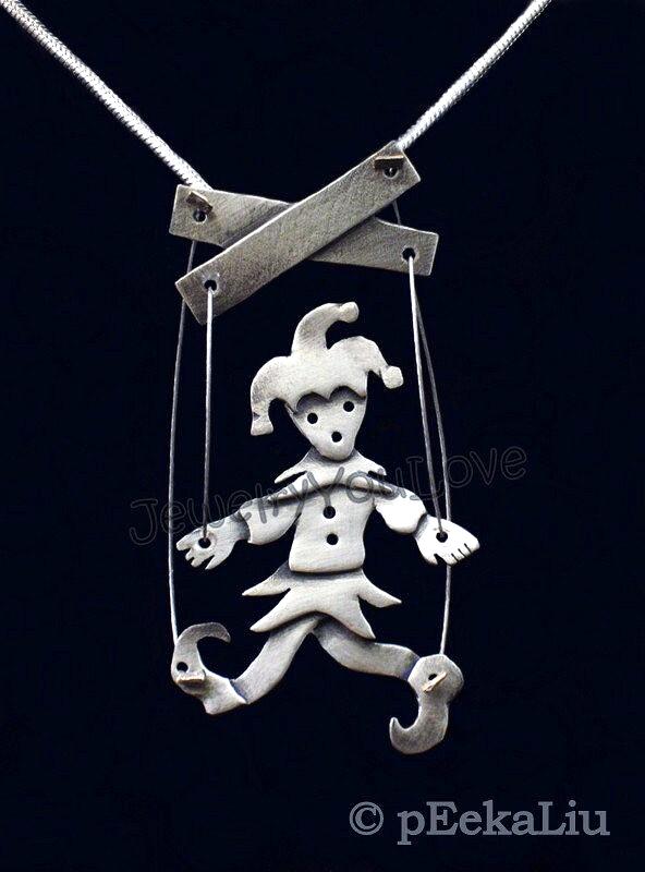 Handmade Sterling Silber Marionette/Puppe Halskette Anhänger - Jester Handmade Sterling Silber Marionette/Puppe Halskette Anhänger - Jester von JYLbyPeekaliu