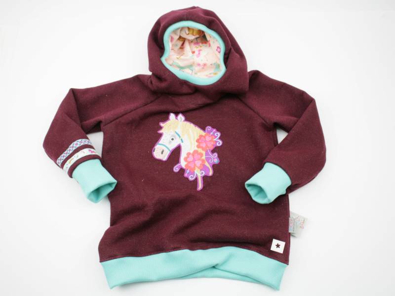 Kapuzenpulli Gr. 98-128 Pferd Beere/Mint von JaClarDesign