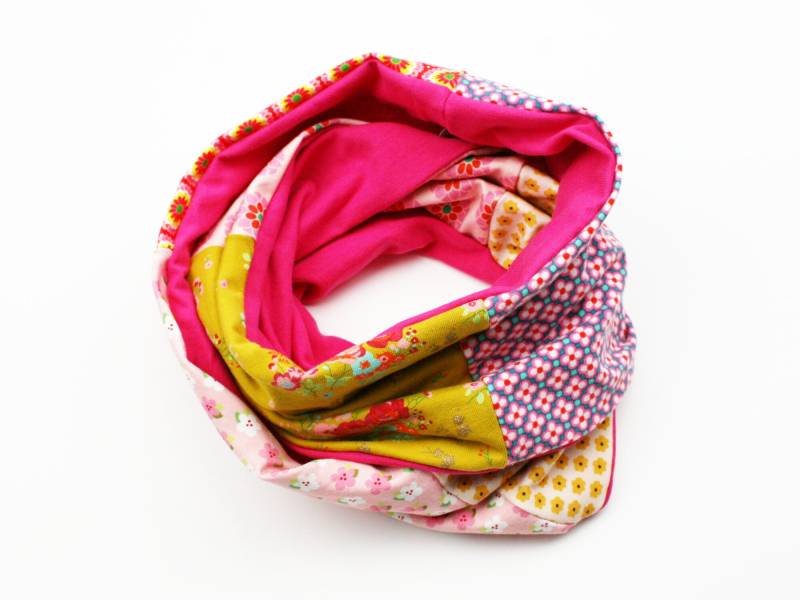 Kinderloop Patchwork Blümchen Senfgelb/Pink Unikat von JaClarDesign