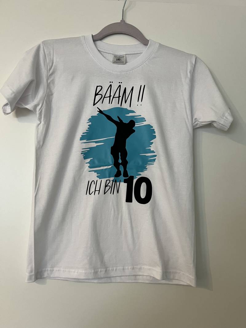Geburtstagsshirt Bäm Ich Bin 10. Shirt Jungs. Birthday Boy. Geburtstag. Geburtstagsjunge. Geburtstagskind. T-Shirt Freestyle Geburtstagsshirt Bäm Ich Bin 10. Shirt Jungs. Birthday Boy. Geburtstag. Geburtstagsjunge. Geburtstagskind. T-Shirt Freestyle von JaLeKreativGeschenk