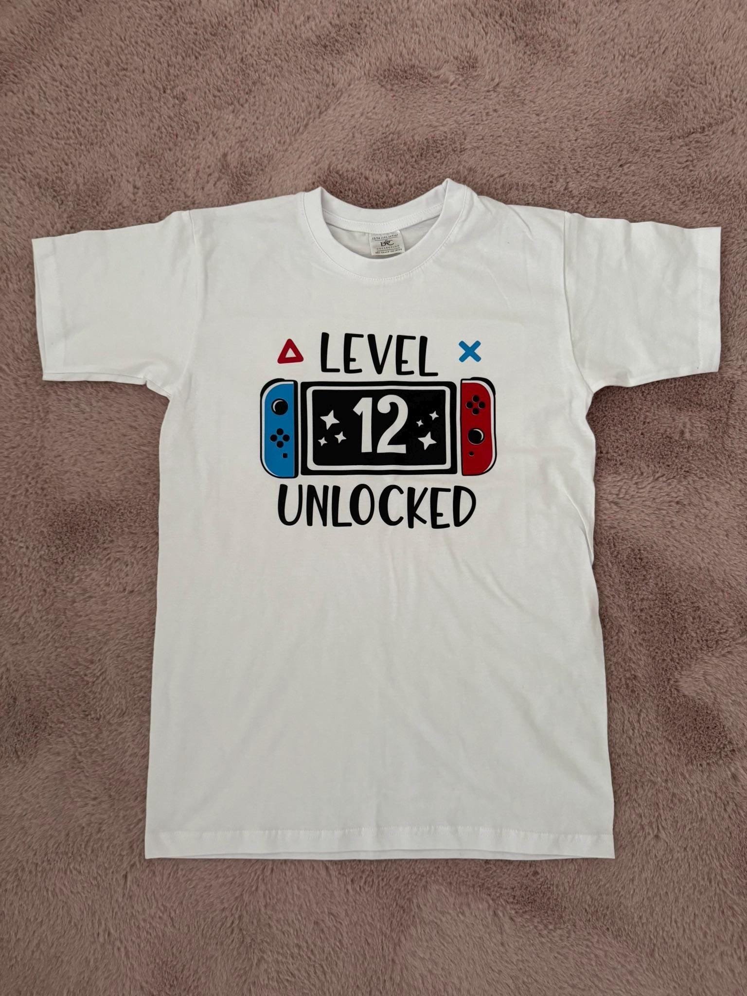 Geburtstagsshirt Gaming. Level. Geburtstag T-Shirt Junge. Spielekonsole. Gamer. 12 von JaLeKreativGeschenk