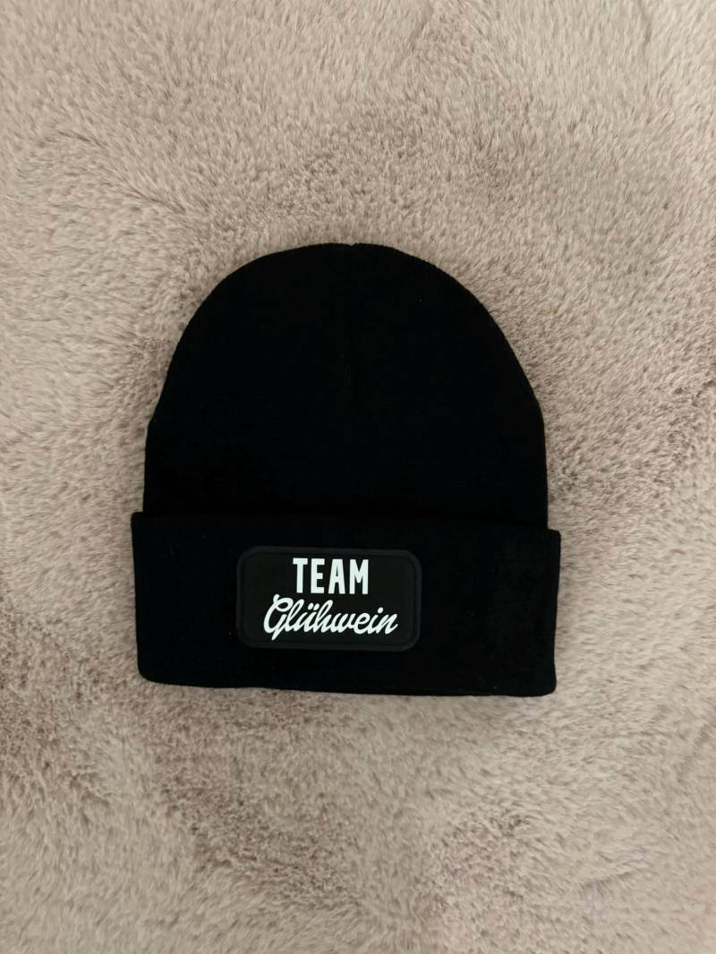 strickmütze Mit Patch Auf Dem Team Glühwein Gedruckt Ist von JaLeKreativGeschenk