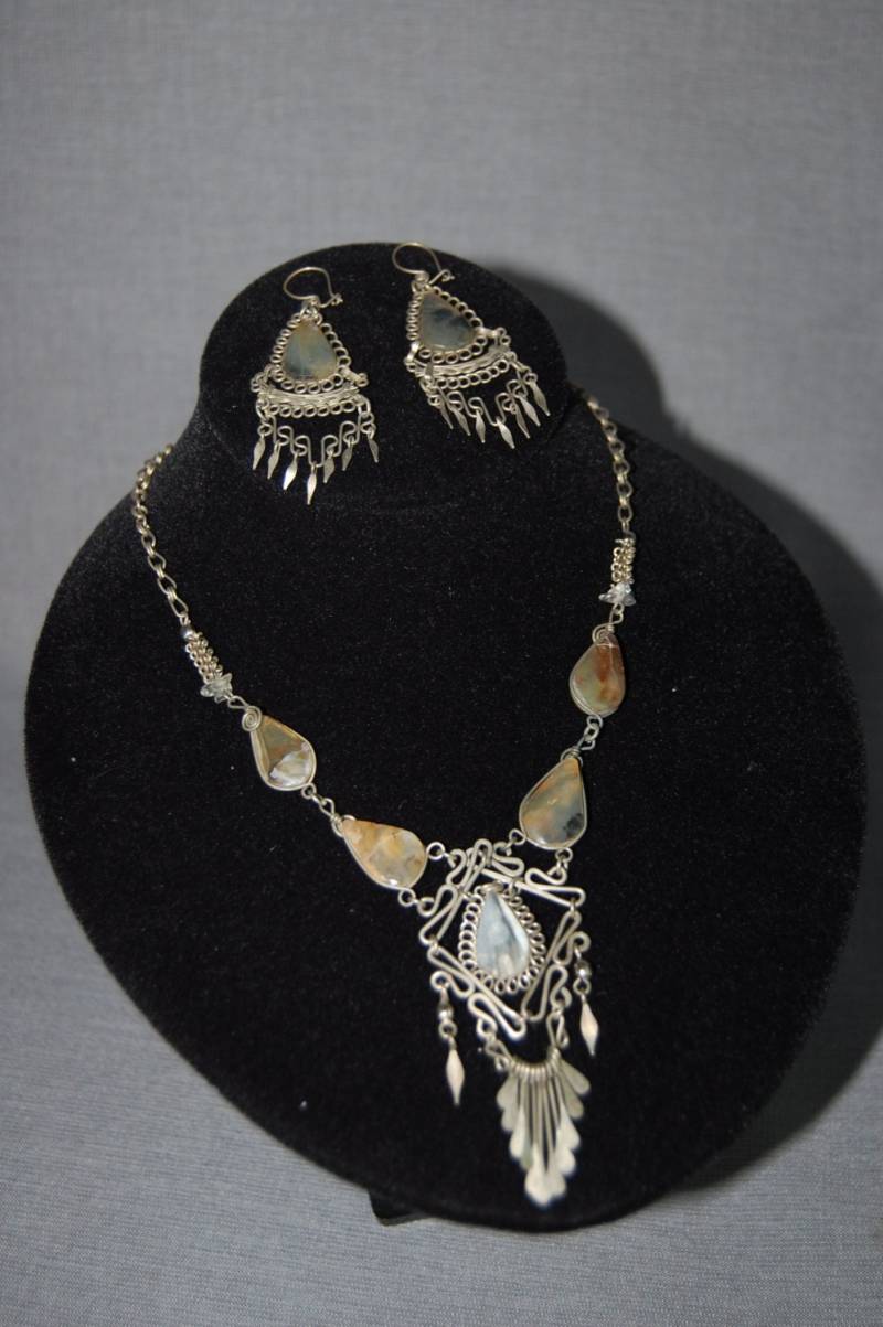 stonemaile Halskette Und Ohrringe Set ~ Vintage von JaPerryJewels