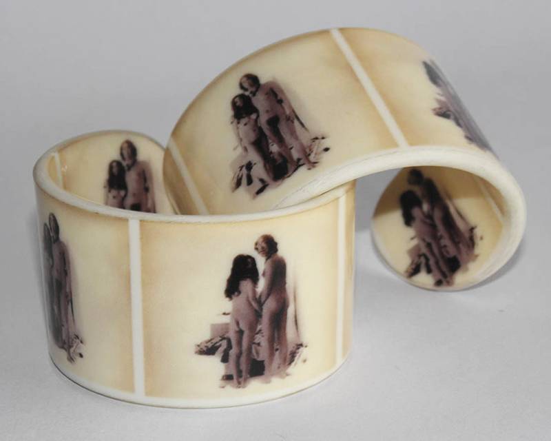 Acryl Manschette - John Lennon & Yoko Ono Weiß Armband Handschellen Armreif Acryl Manschette - John Lennon & Yoko Ono Weiß Armband Handschellen Armreif von JabaleeDesign