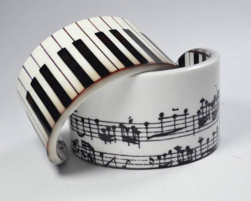 Musik-Schmuck - Klavier Musik Armband Schwarz & Weiß Manschette Armreif Handhandgelenk Musik-Schmuck - Klavier Musik Armband Schwarz & Weiß Manschette Armreif Handhandgelenk von JabaleeDesign